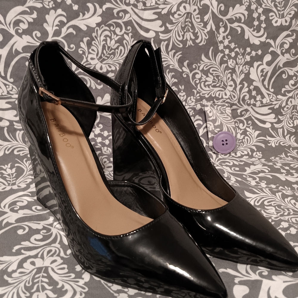 Heels - Picture 4 of 4